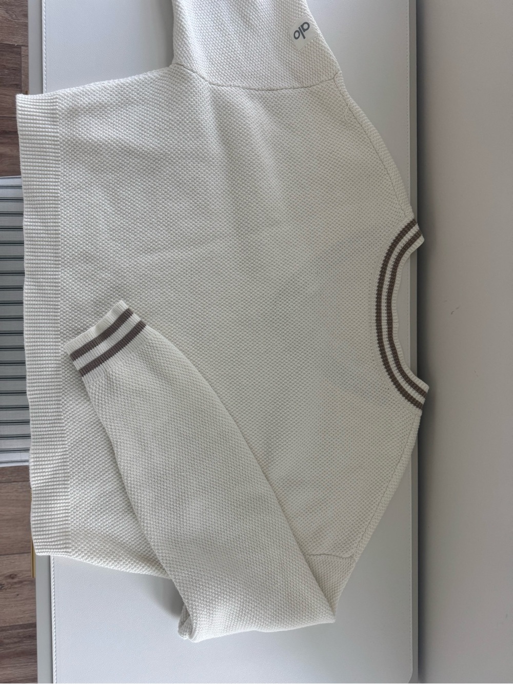 ALO Yoga Cream V-Neck Sweater with Brown Contrast Trim - Picture 4 of 5
